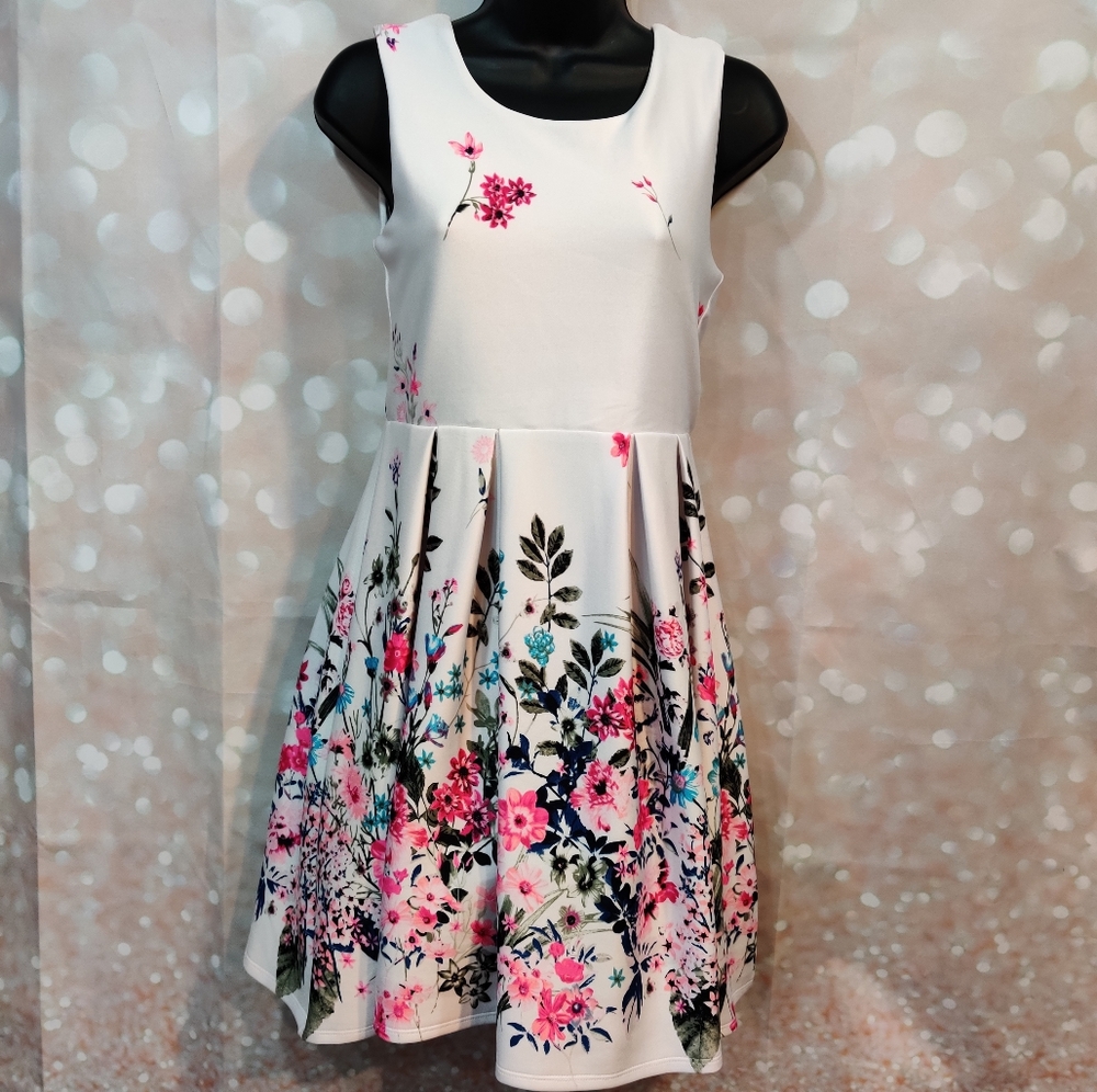 Copper Key White Spring Floral Fit & Flare Dress